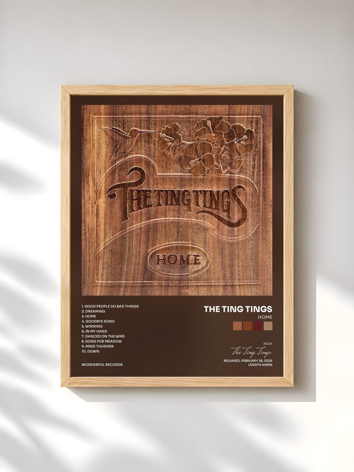 #bois Tableau de l'album Home de The Ting Tings, cadre en bois brut, imprimé et encadré en France