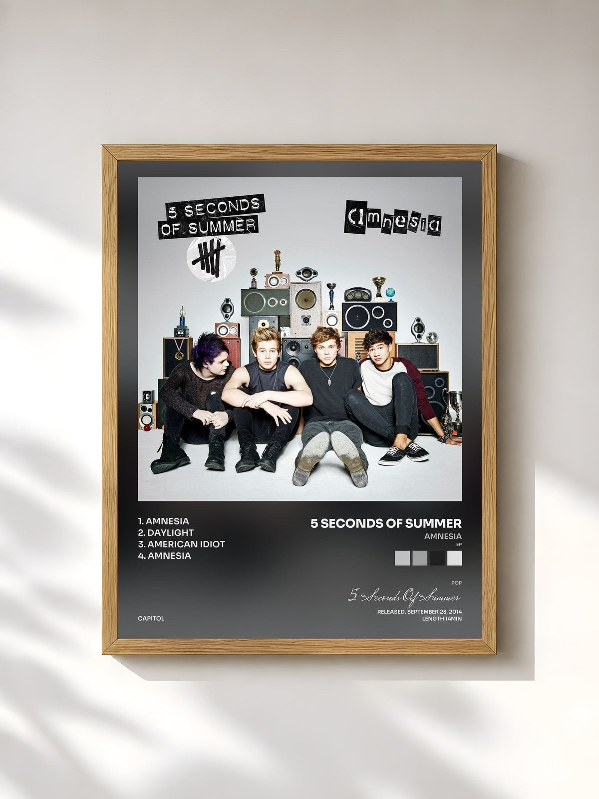 #bois Tableau de l'album Amnesia (EP) de 5 Seconds Of Summer, cadre en bois brut, imprimé et encadré en France