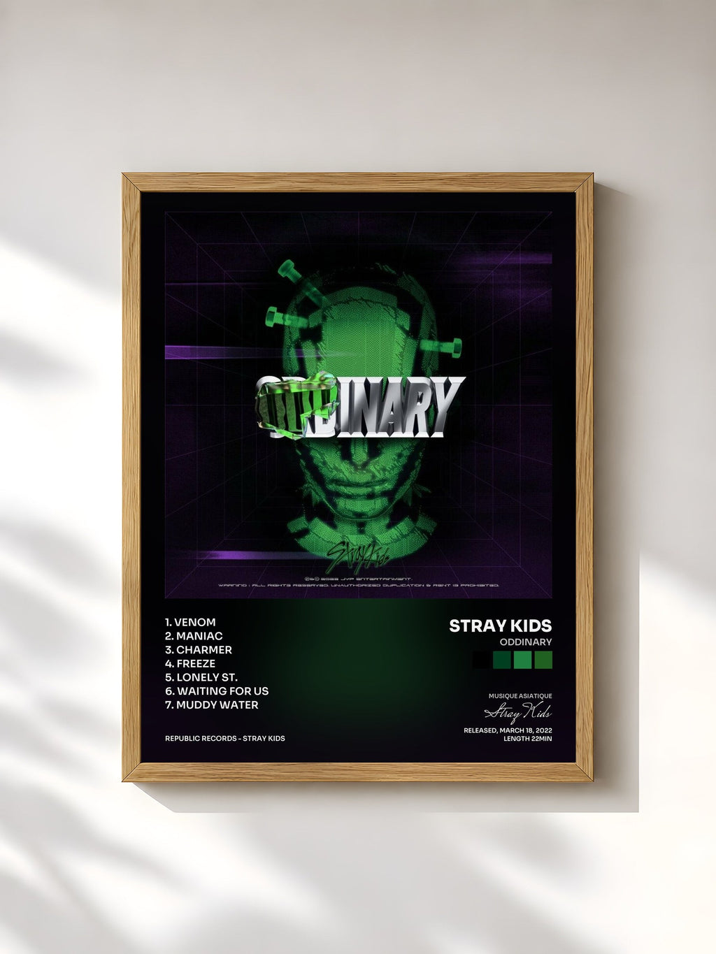 #bois Tableau de l'album ODDINARY de Stray Kids, cadre en bois brut, imprimé et encadré en France