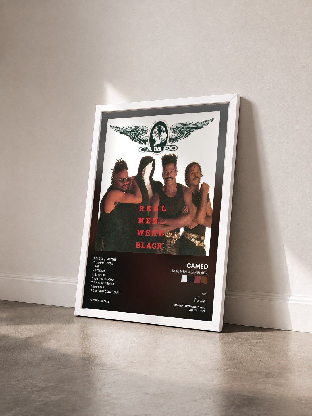 #blanc Tableau de l'album Real Men Wear Black de Cameo vu de trois quarts, cadre blanc
