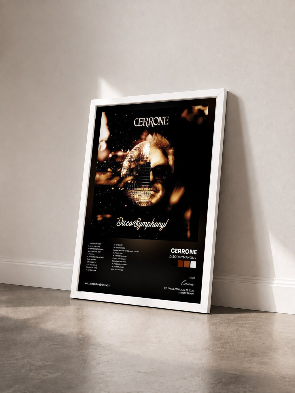 #blanc Tableau de l'album Disco Symphony de Cerrone vu de trois quarts, cadre blanc