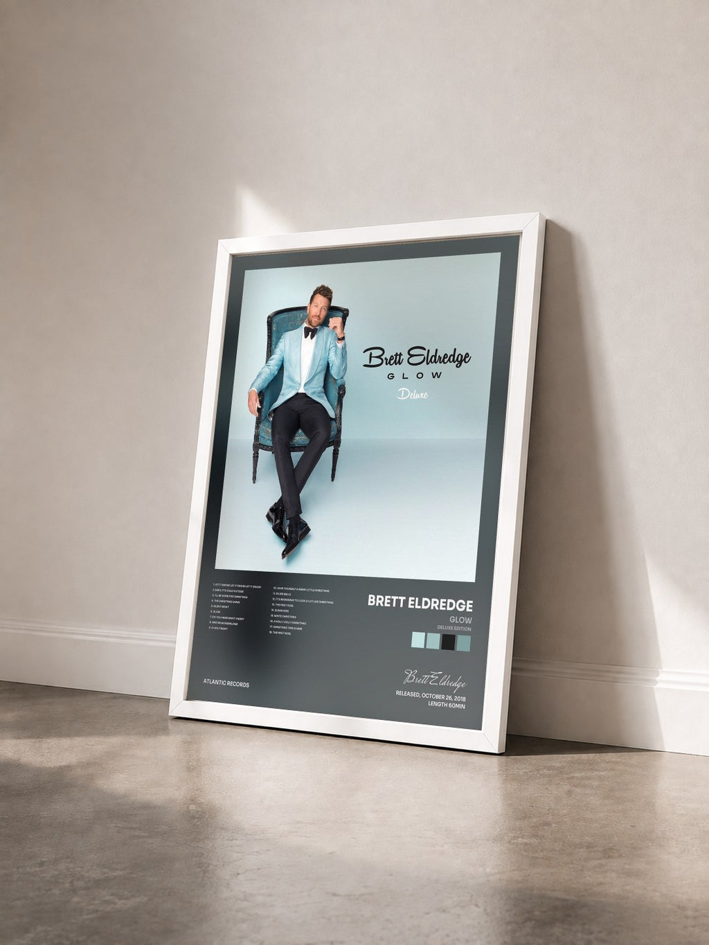 #blanc Tableau de l'album Glow (Deluxe Edition) de Brett Eldredge vu de trois quarts, cadre blanc