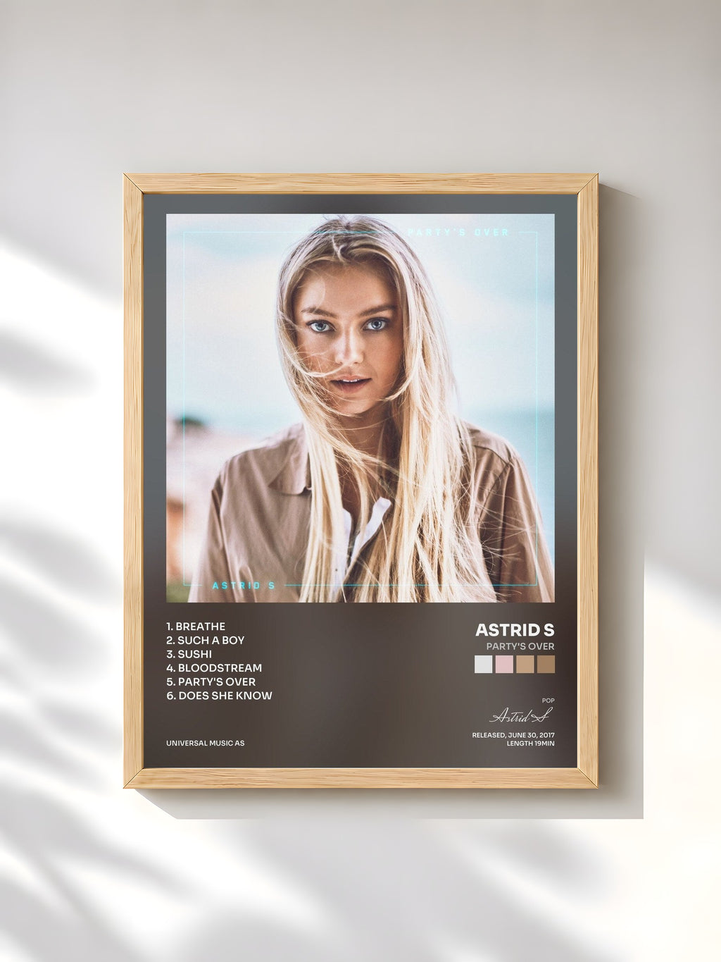 #bois Tableau de l'album Party's Over de Astrid S, cadre en bois brut, imprimé et encadré en France