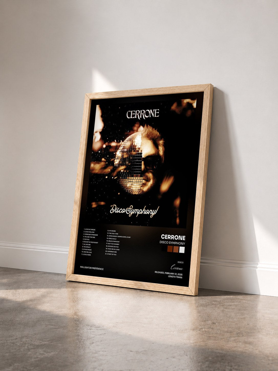 #bois Tableau de l'album Disco Symphony de Cerrone vu de trois quarts, cadre en bois brut