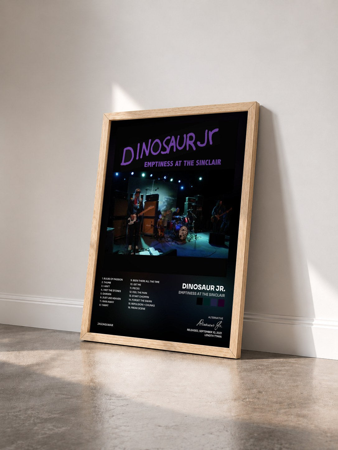 #bois Tableau de l'album Emptiness at The Sinclair de Dinosaur Jr. vu de trois quarts, cadre en bois brut
