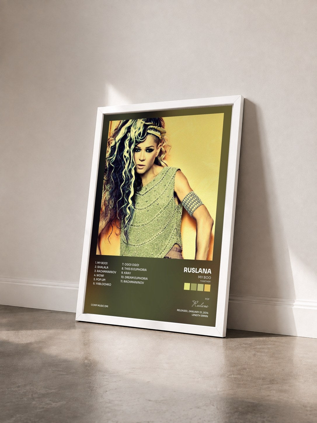 #blanc Tableau de l'album My Boo (Together!) de Ruslana vu de trois quarts, cadre blanc