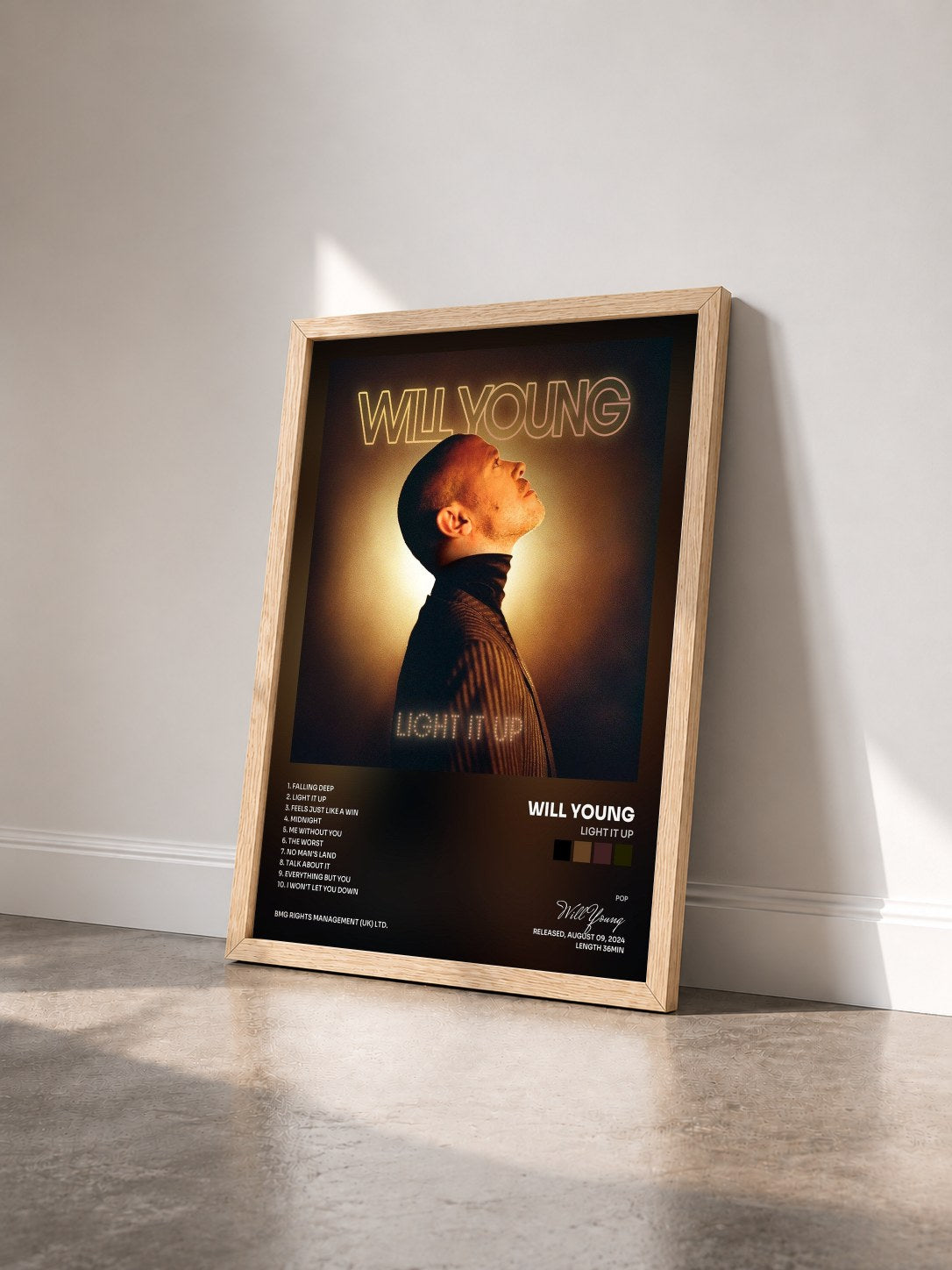 #bois Tableau de l'album Light It Up de Will Young vu de trois quarts, cadre en bois brut