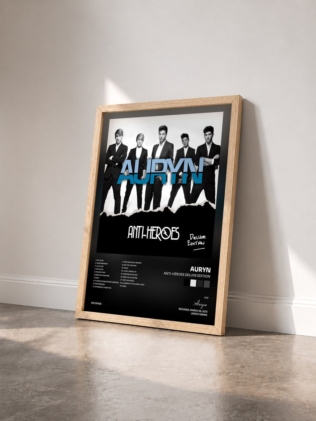 #bois Tableau de l'album Anti-Héroes Deluxe edition de Auryn vu de trois quarts, cadre en bois brut
