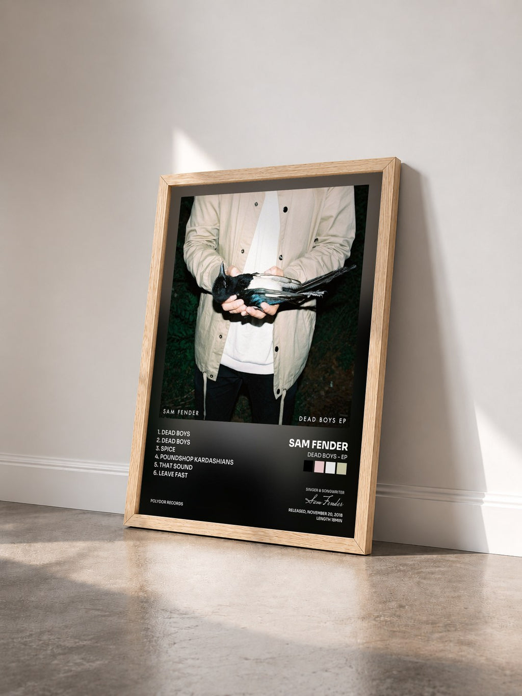 #bois Tableau de l'album Dead Boys - EP de Sam Fender vu de trois quarts, cadre en bois brut