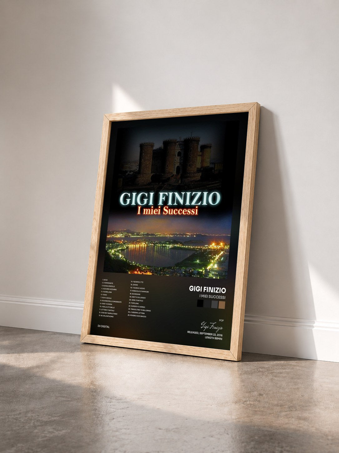 #bois Tableau de l'album I miei successi de Gigi Finizio vu de trois quarts, cadre en bois brut