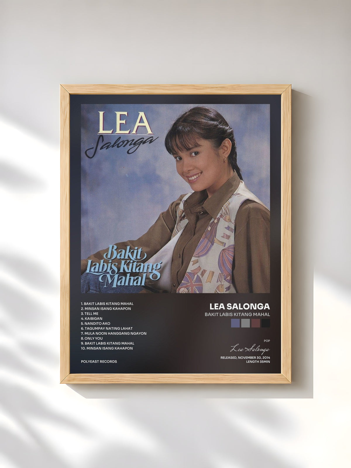 #bois Tableau de l'album Bakit Labis Kitang Mahal de Lea Salonga, cadre en bois brut, imprimé et encadré en France