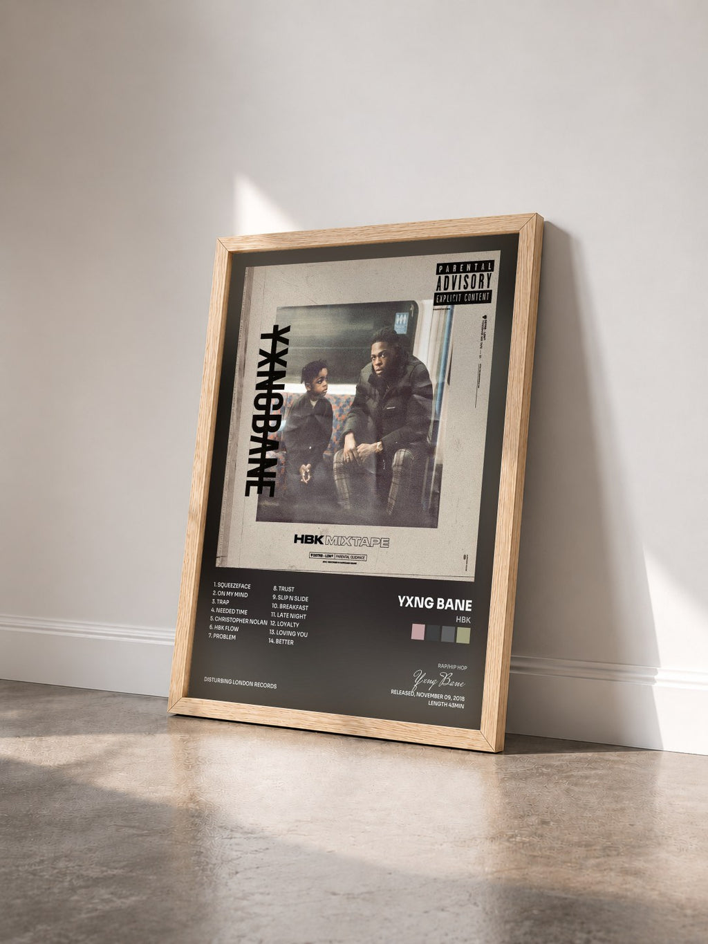 #bois Tableau de l'album HBK de Yxng Bane vu de trois quarts, cadre en bois brut