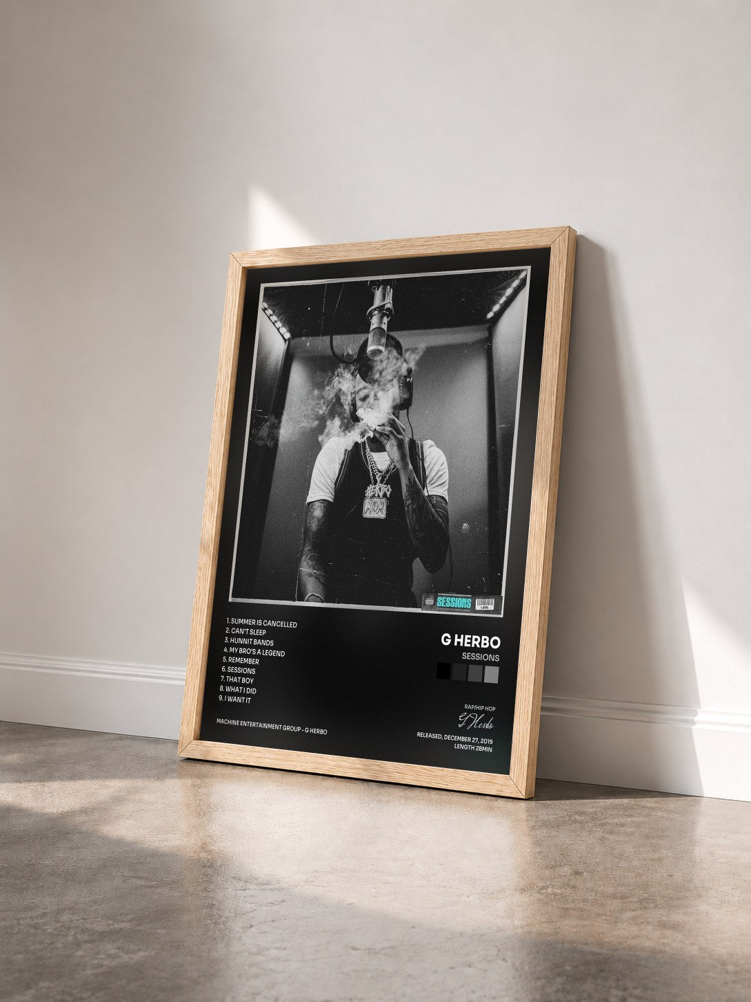 #bois Tableau de l'album Sessions de G Herbo vu de trois quarts, cadre en bois brut