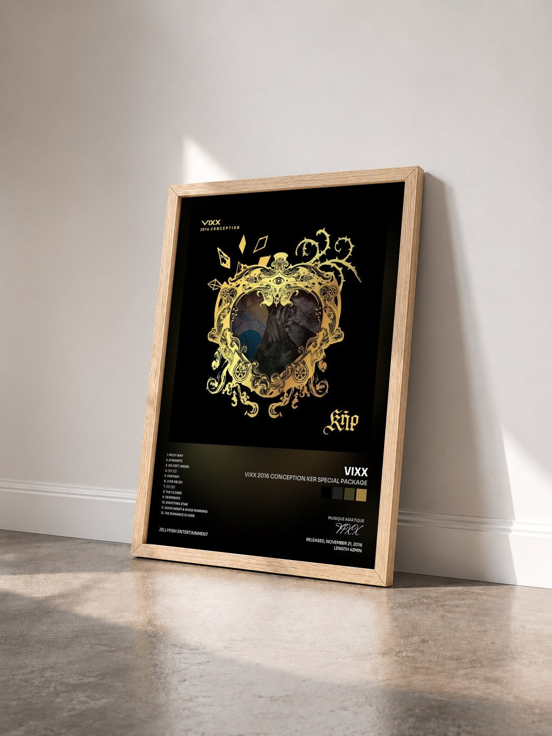 #bois Tableau de l'album VIXX 2016 CONCEPTION KER Special Package de VIXX vu de trois quarts, cadre en bois brut