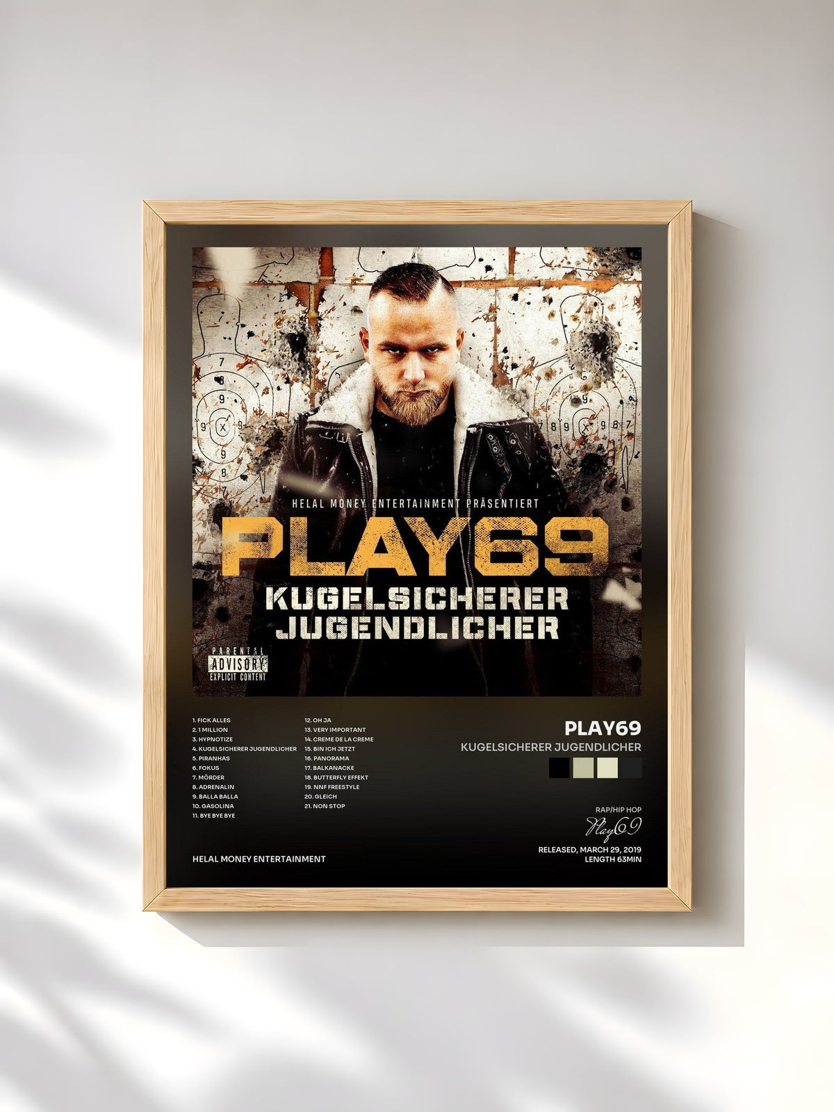 #bois Tableau de l'album KUGELSICHERER JUGENDLICHER de Play69, cadre en bois brut, imprimé et encadré en France