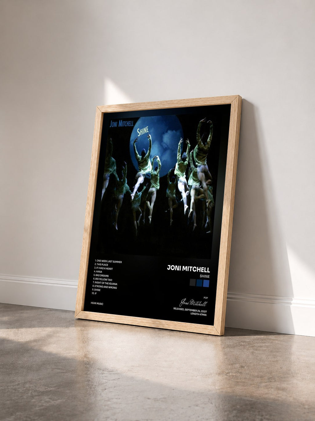 #bois Tableau de l'album Shine de Joni Mitchell vu de trois quarts, cadre en bois brut