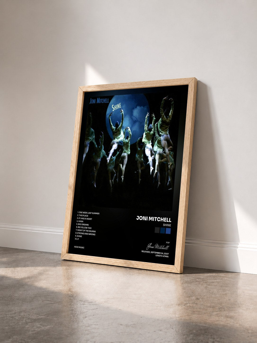 #bois Tableau de l'album Shine de Joni Mitchell vu de trois quarts, cadre en bois brut