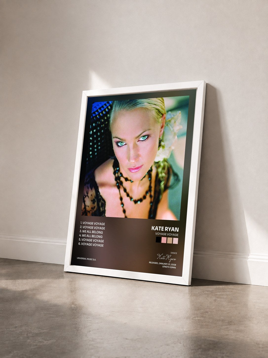 #blanc Tableau de l'album Voyage Voyage de Kate Ryan vu de trois quarts, cadre blanc