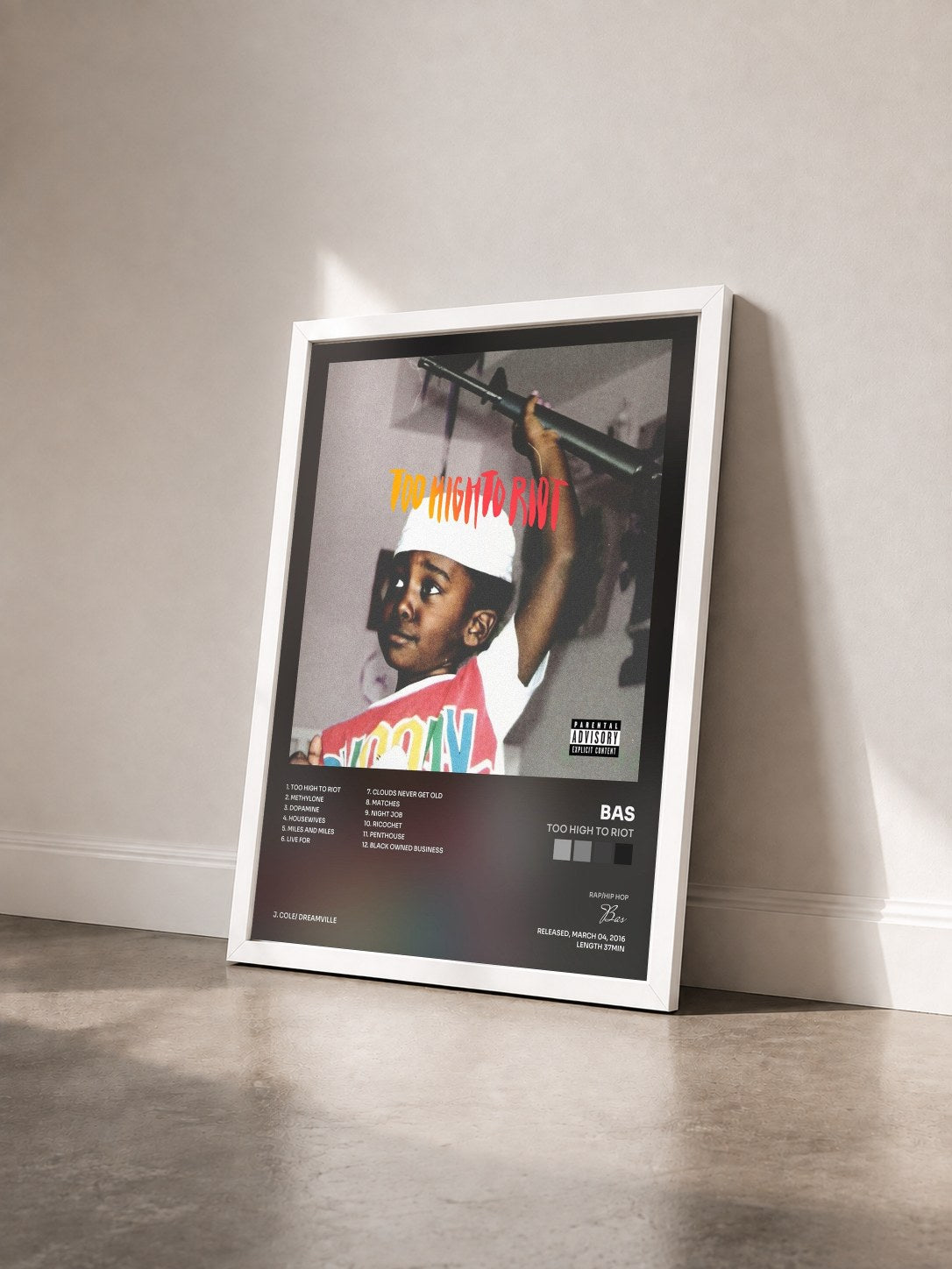 #blanc Tableau de l'album Too High To Riot de Bas vu de trois quarts, cadre blanc