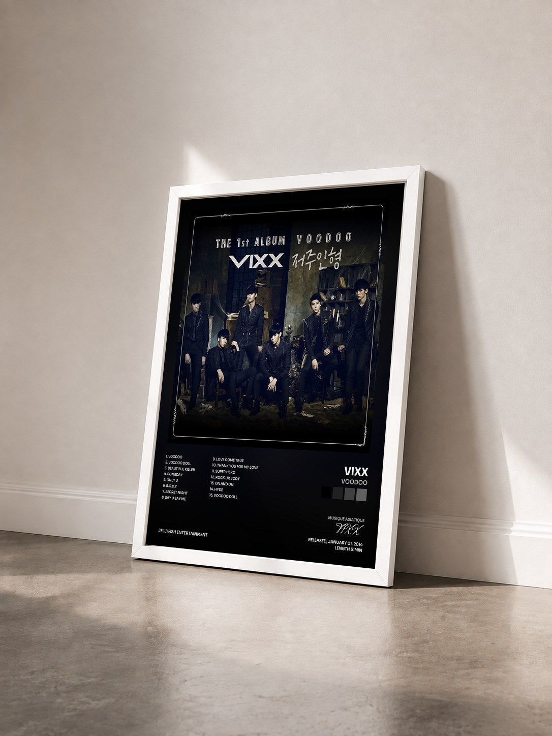 #blanc Tableau de l'album VOODOO de VIXX vu de trois quarts, cadre blanc