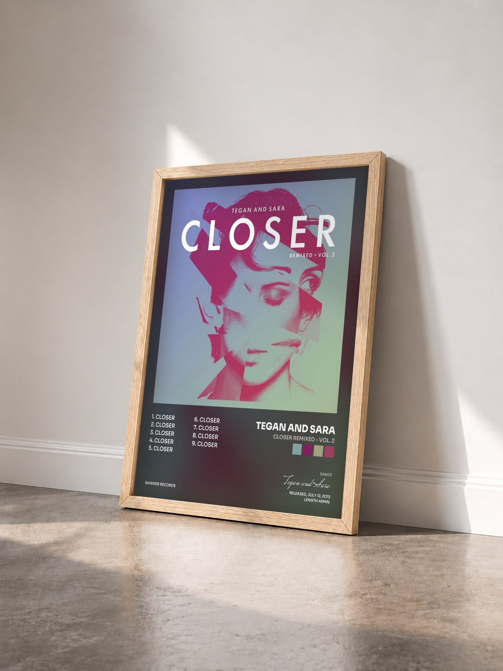 #bois Tableau de l'album Closer Remixed - Vol. 2 de Tegan and Sara vu de trois quarts, cadre en bois brut