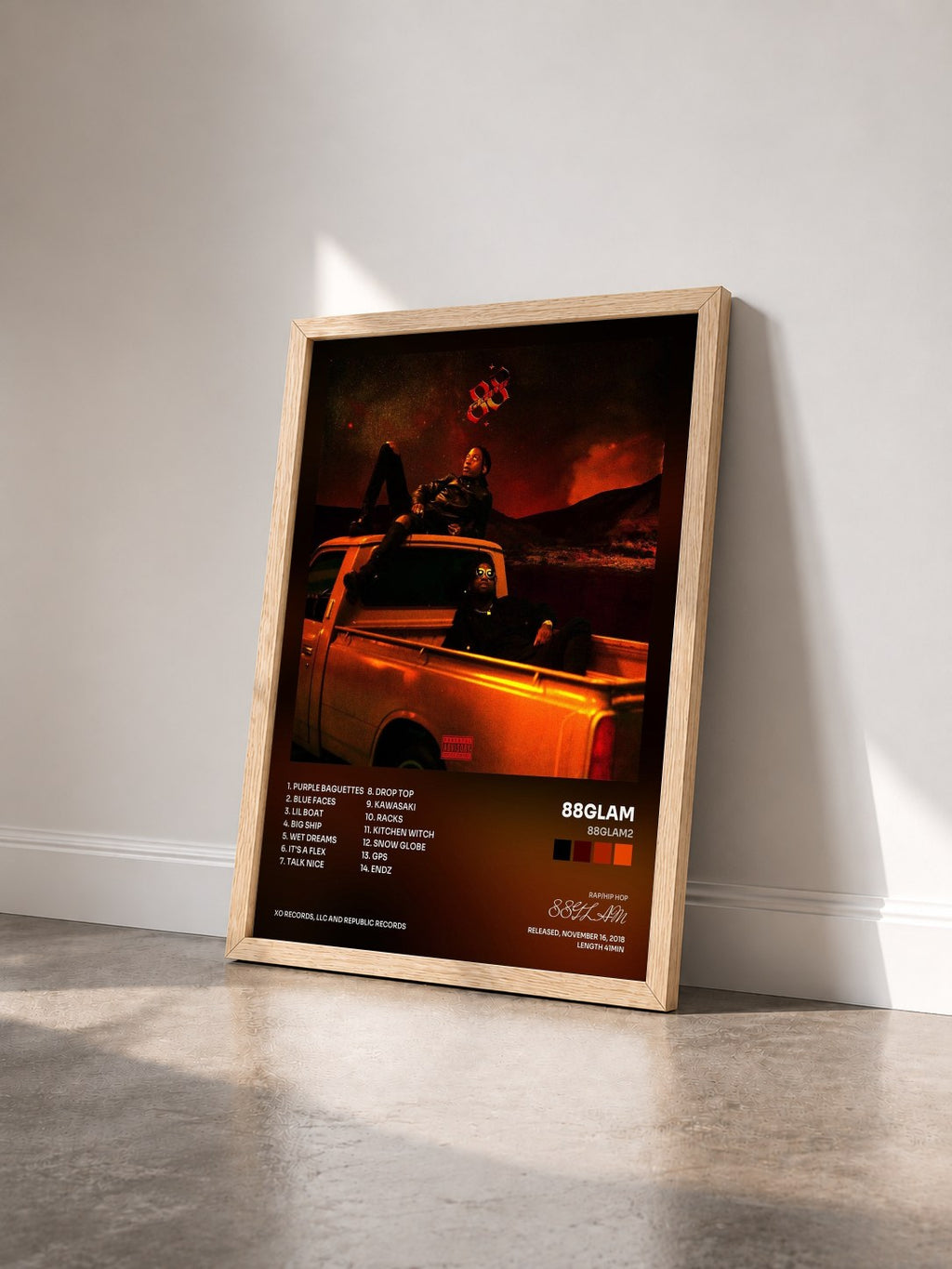 #bois Tableau de l'album 88GLAM2 de 88GLAM vu de trois quarts, cadre en bois brut