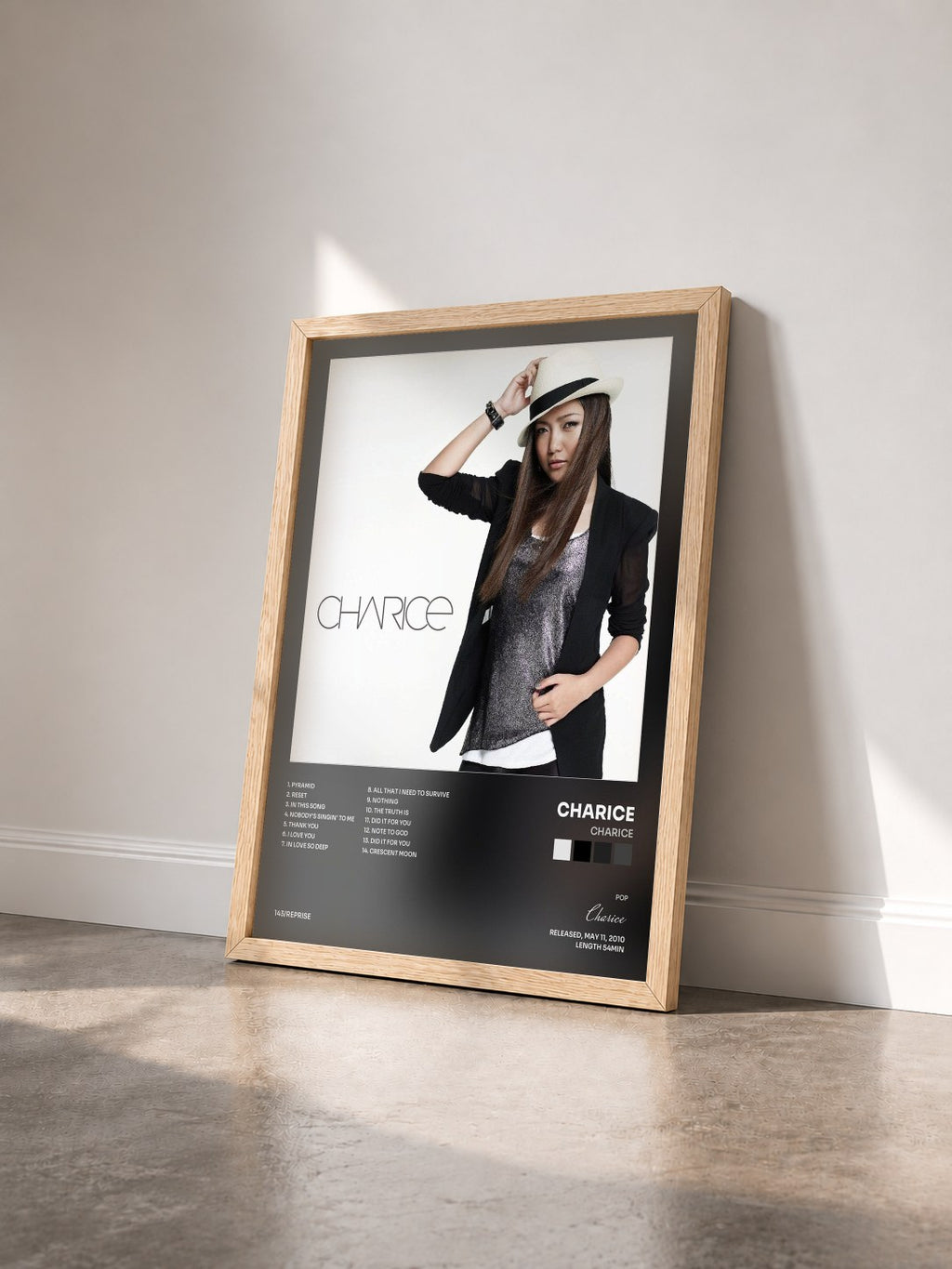#bois Tableau de l'album Charice de Charice vu de trois quarts, cadre en bois brut