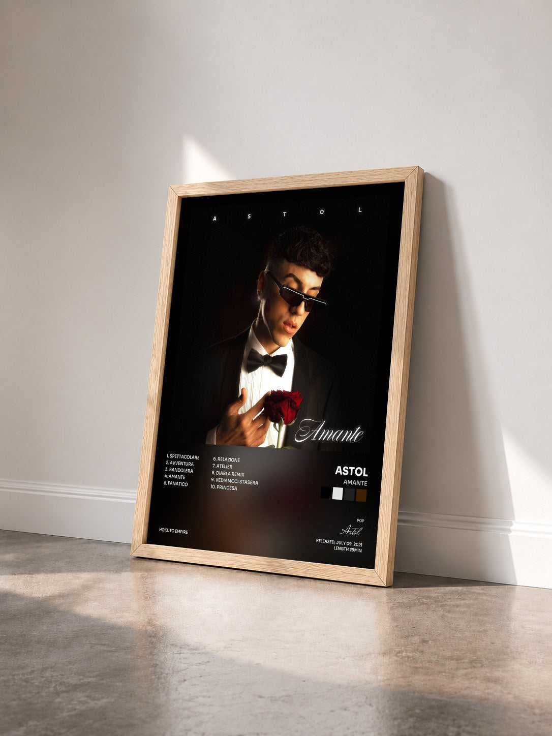 #bois Tableau de l'album Amante de Astol vu de trois quarts, cadre en bois brut