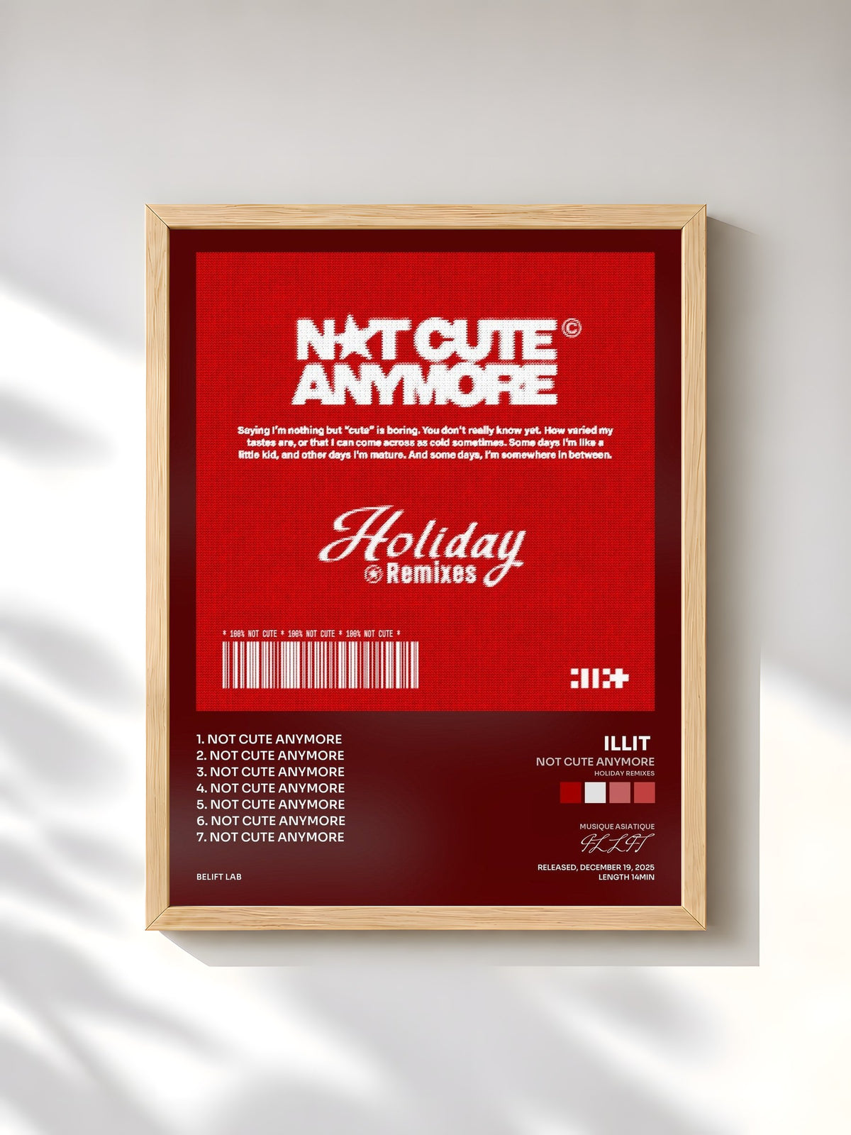 #bois Tableau de l'album NOT CUTE ANYMORE (Holiday Remixes) de ILLIT , cadre en bois brut, imprimé et encadré en France