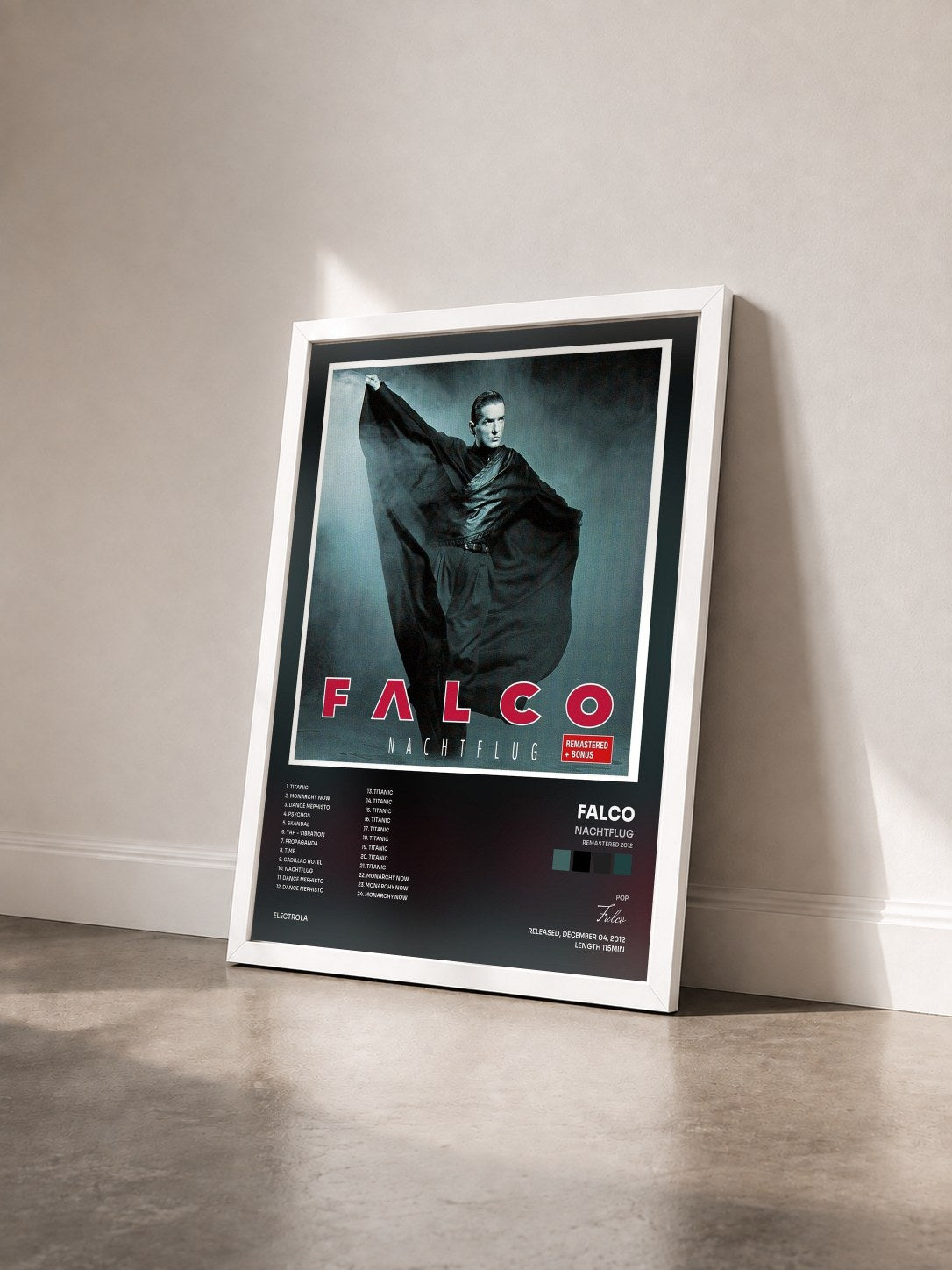 #blanc Tableau de l'album Nachtflug (Remastered 2012) de Falco vu de trois quarts, cadre blanc