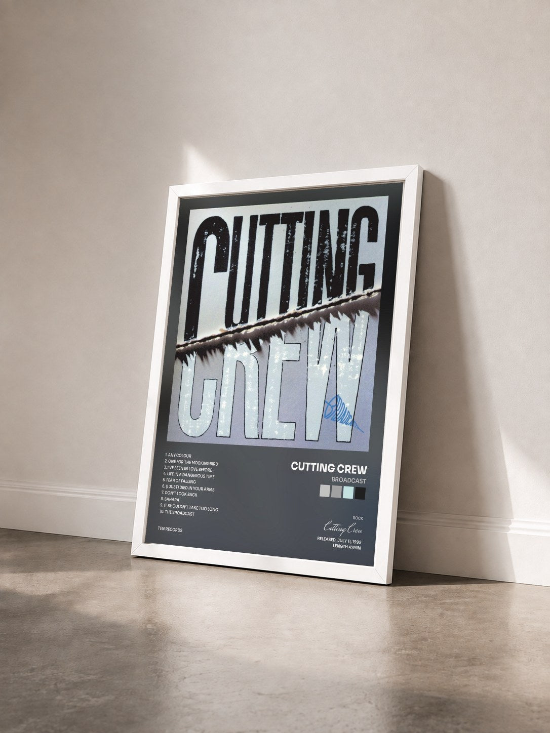 #blanc Tableau de l'album Broadcast de Cutting Crew vu de trois quarts, cadre blanc