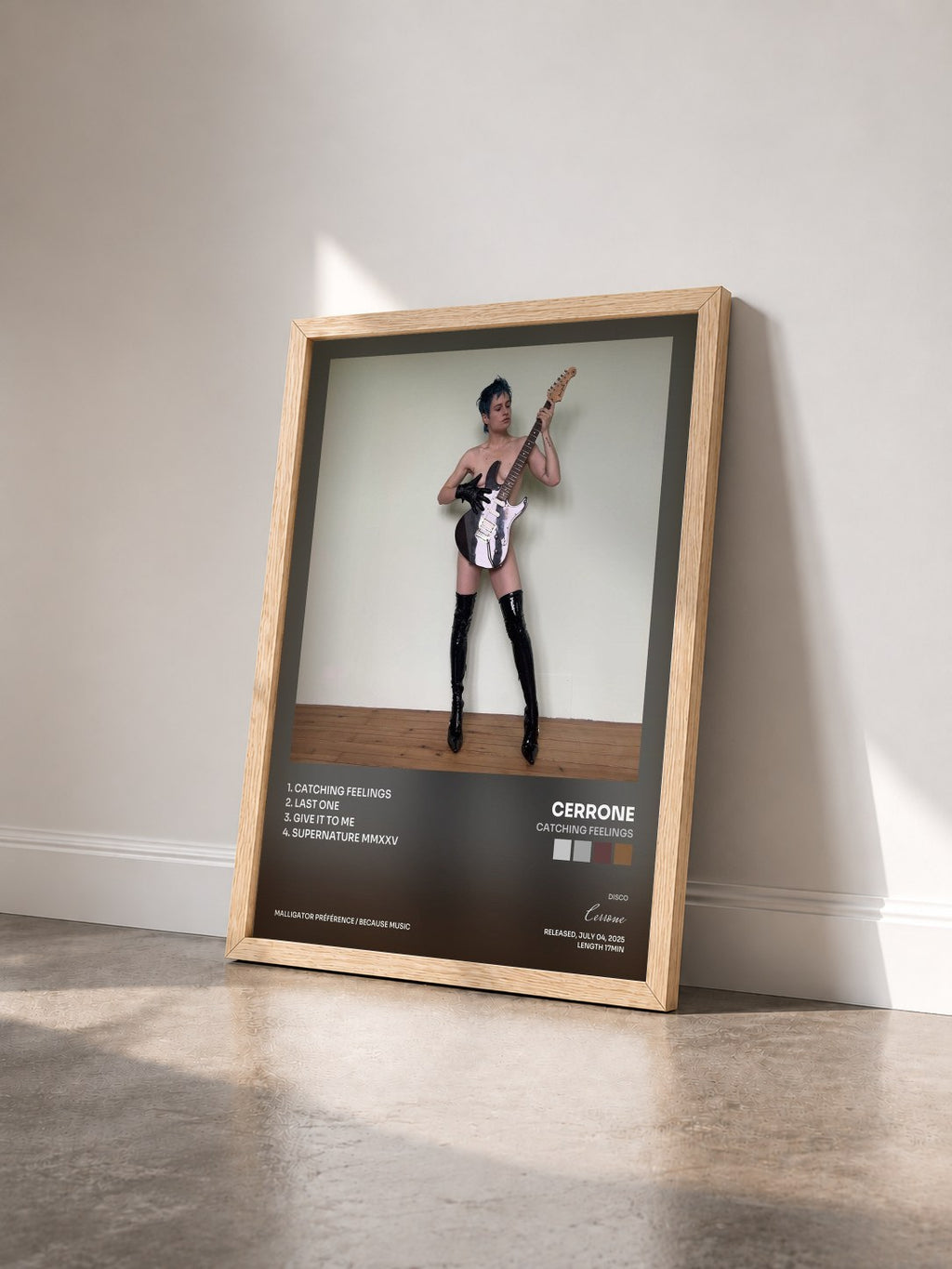 #bois Tableau de l'album Catching feelings de Cerrone vu de trois quarts, cadre en bois brut