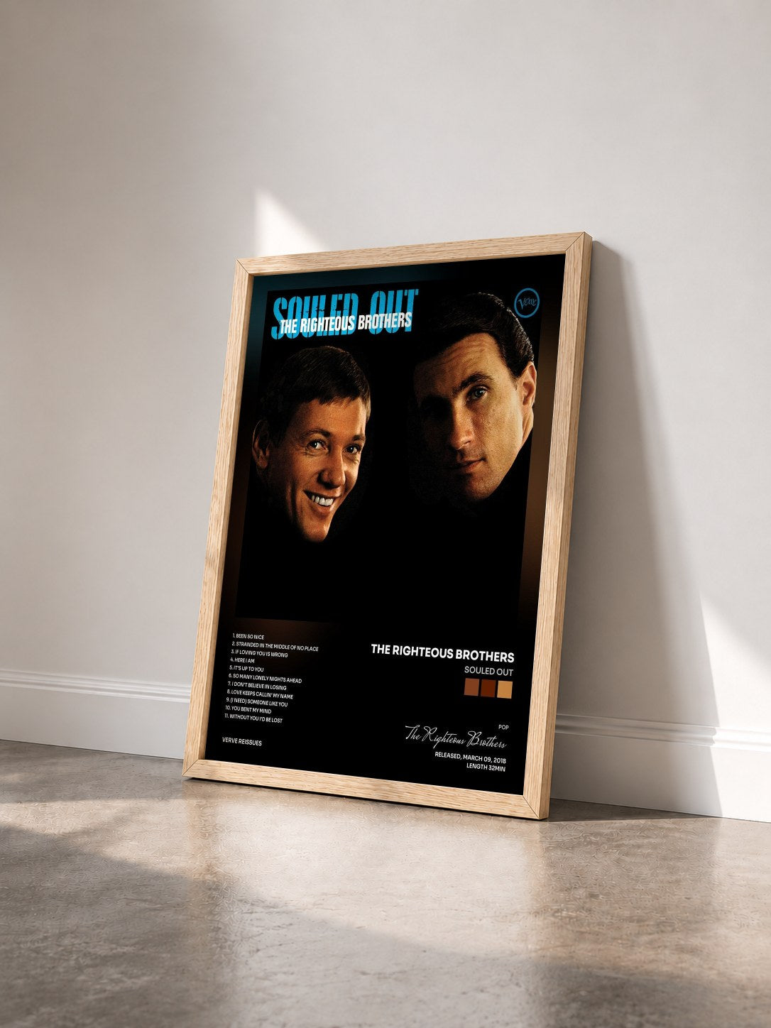 #bois Tableau de l'album Souled Out de The Righteous Brothers vu de trois quarts, cadre en bois brut