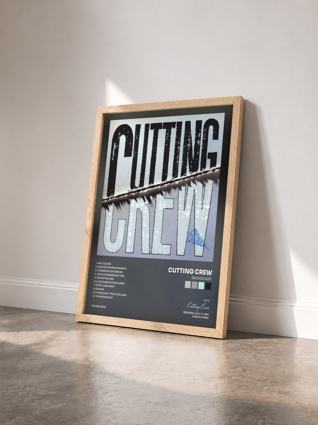 #bois Tableau de l'album Broadcast de Cutting Crew vu de trois quarts, cadre en bois brut