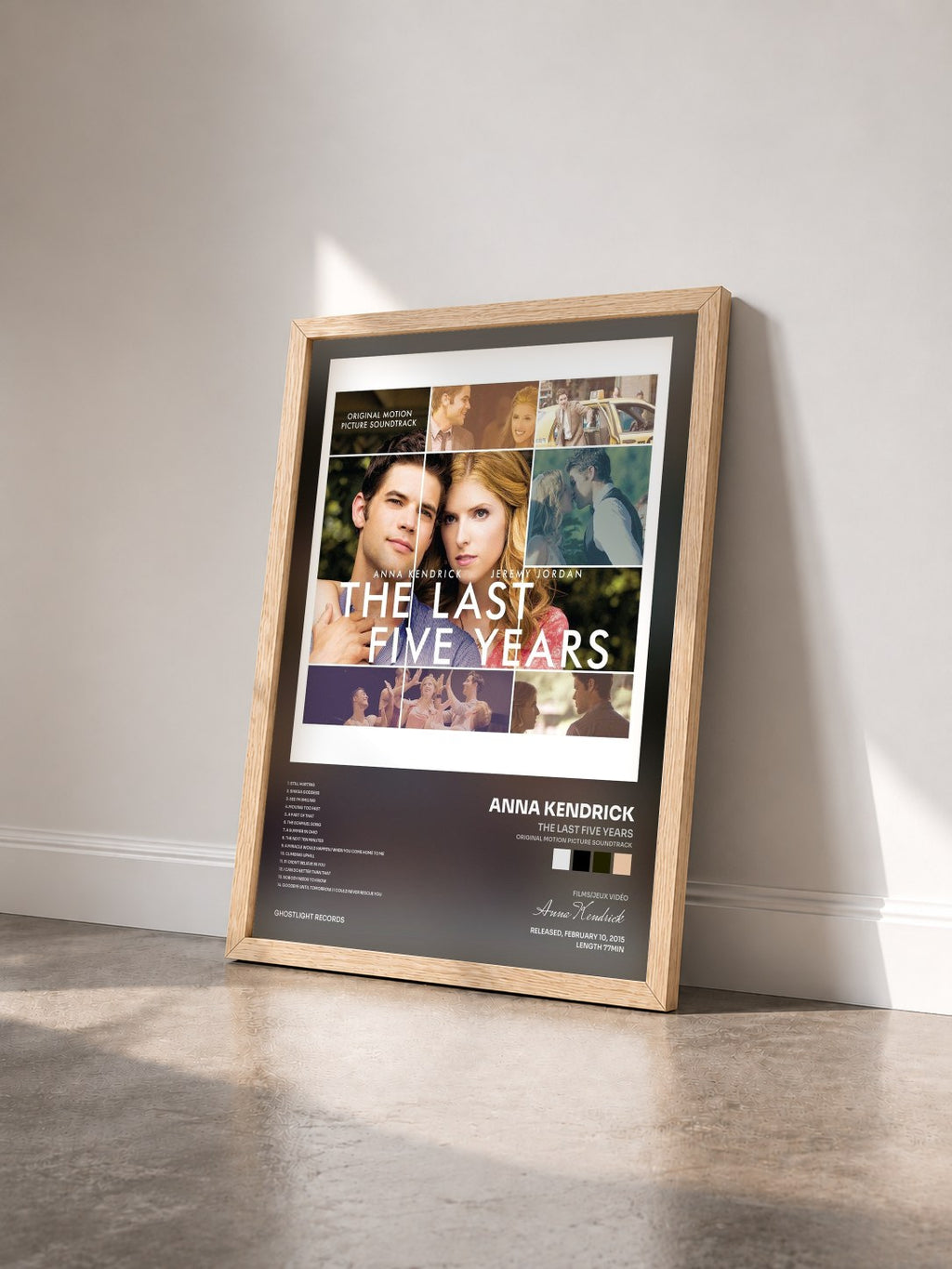 #bois Tableau de l'album The Last Five Years (Original Motion Picture Soundtrack) de Anna Kendrick vu de trois quarts, cadre en bois brut