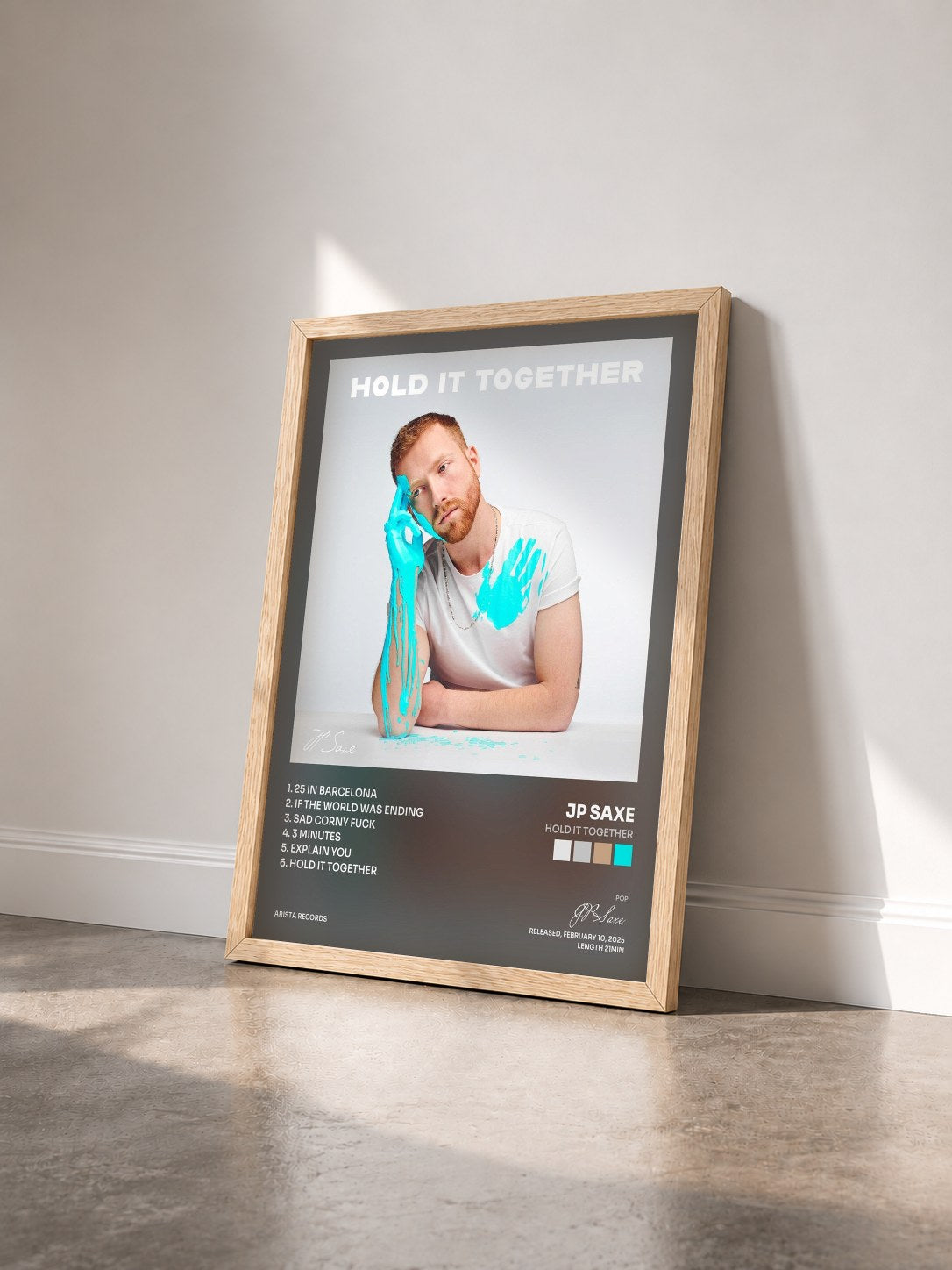 #bois Tableau de l'album Hold It Together de JP Saxe vu de trois quarts, cadre en bois brut