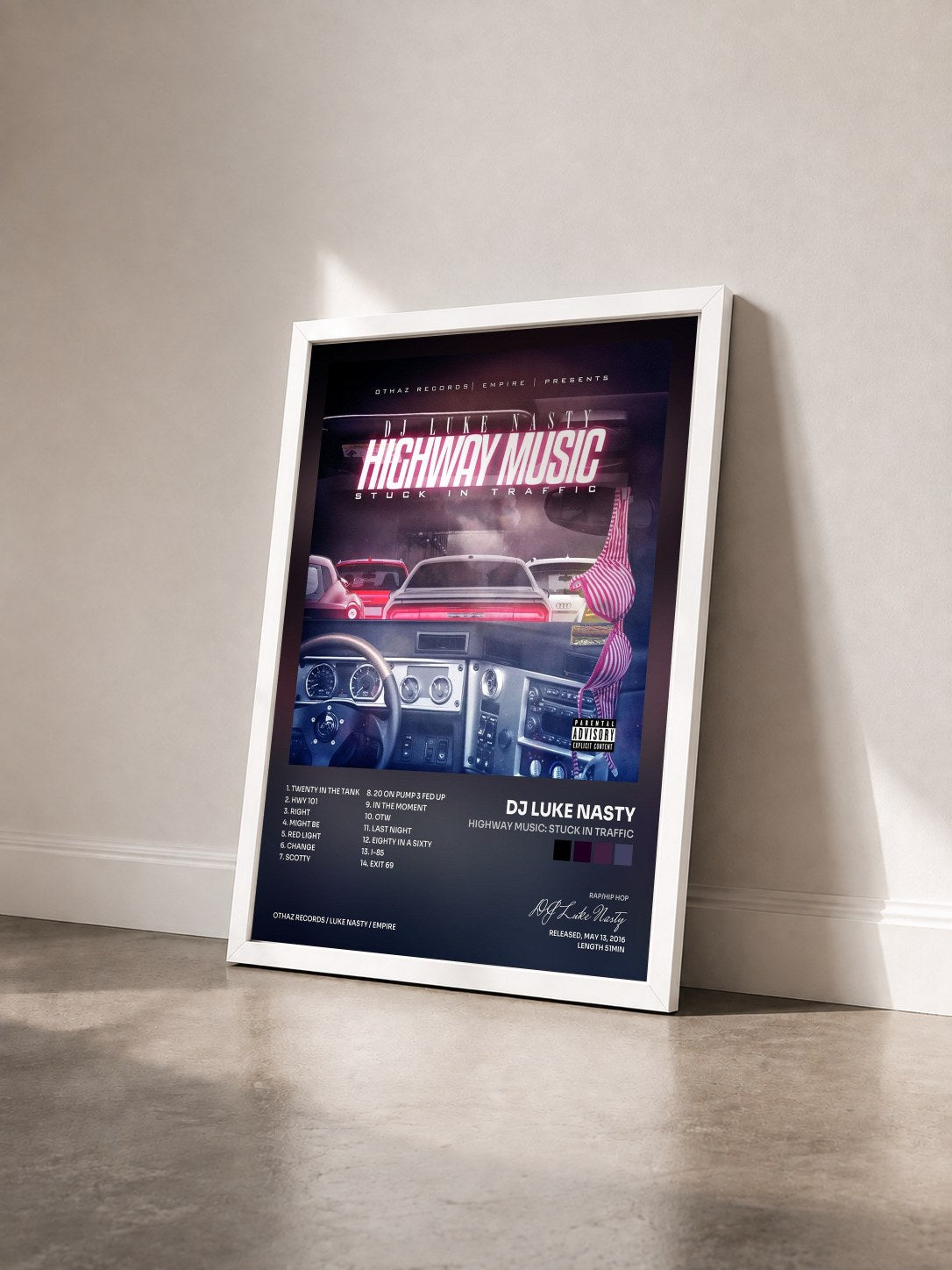 #blanc Tableau de l'album Highway Music: Stuck In Traffic de DJ Luke Nasty vu de trois quarts, cadre blanc