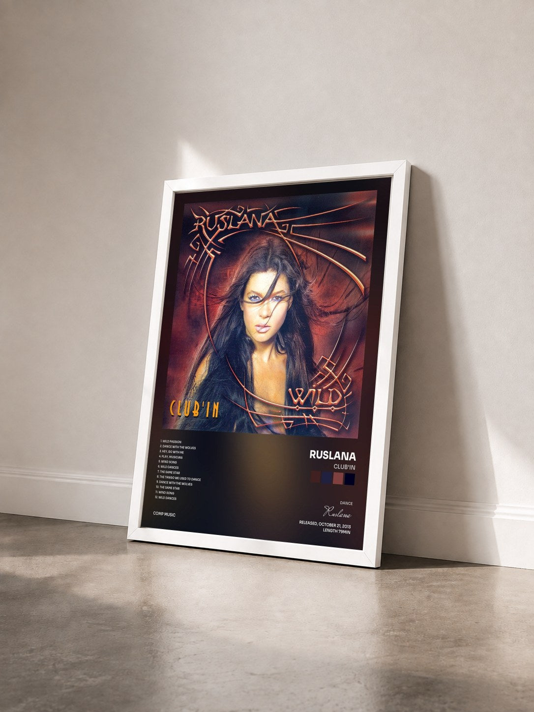 #blanc Tableau de l'album Club'in de Ruslana vu de trois quarts, cadre blanc