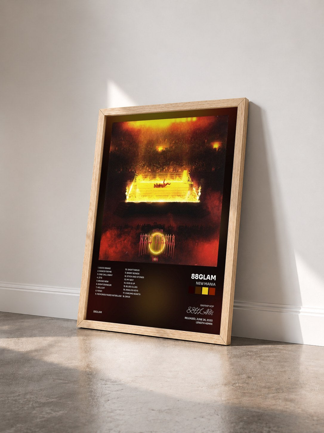 #bois Tableau de l'album New Mania de 88GLAM vu de trois quarts, cadre en bois brut
