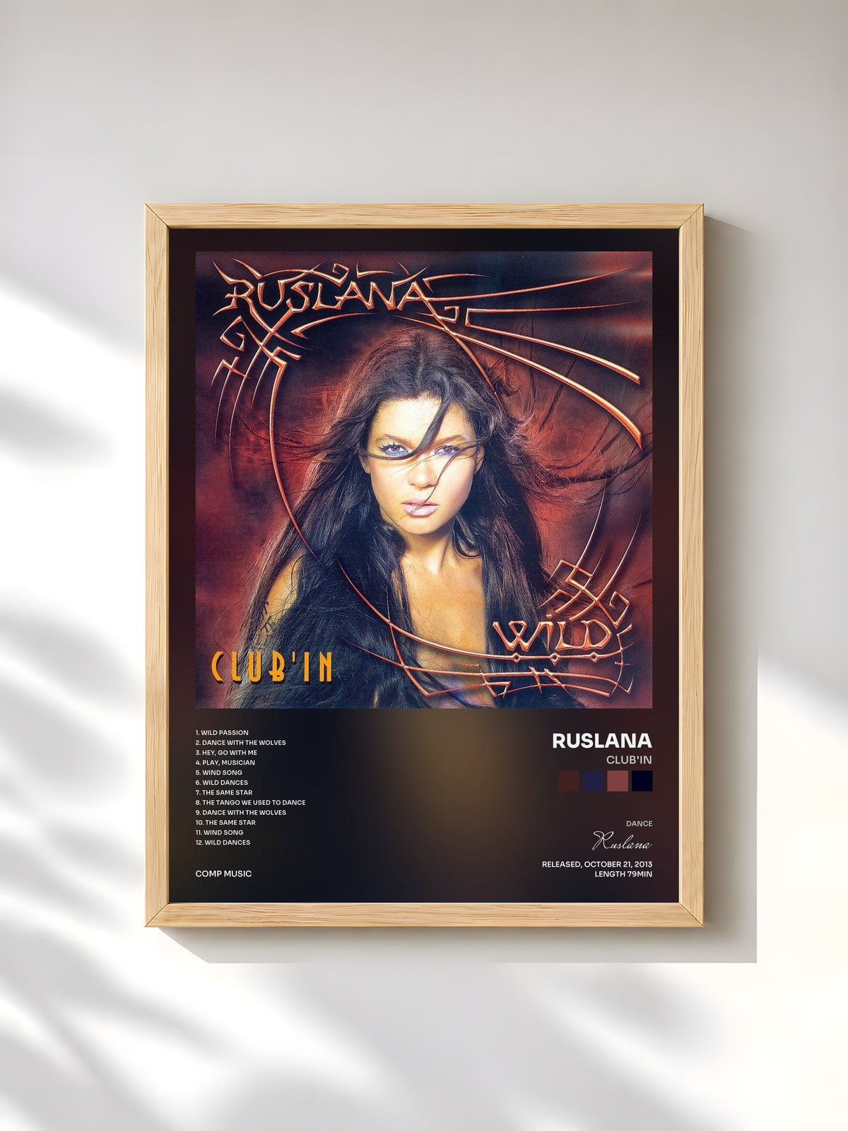 #bois Tableau de l'album Club'in de Ruslana, cadre en bois brut, imprimé et encadré en France