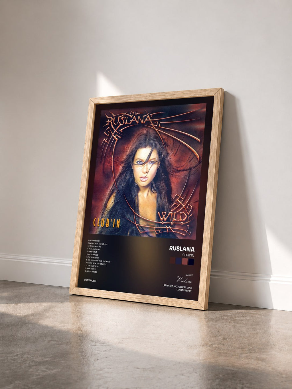 #bois Tableau de l'album Club'in de Ruslana vu de trois quarts, cadre en bois brut
