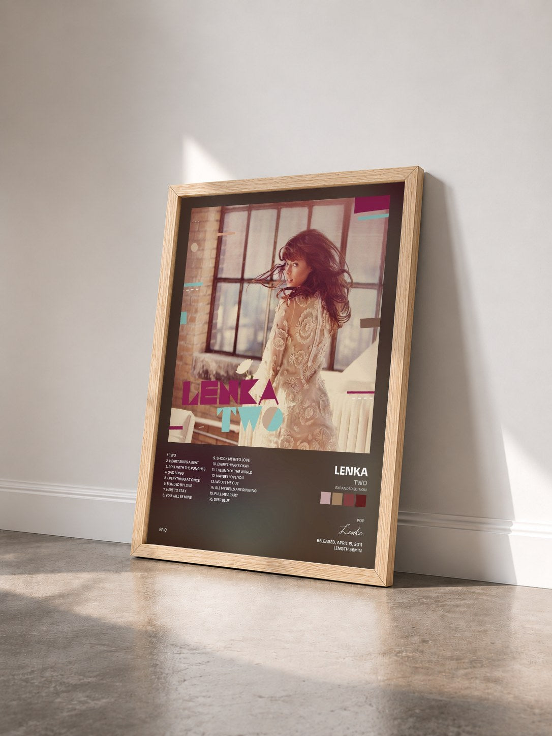 #bois Tableau de l'album Two (Expanded Edition) de Lenka vu de trois quarts, cadre en bois brut