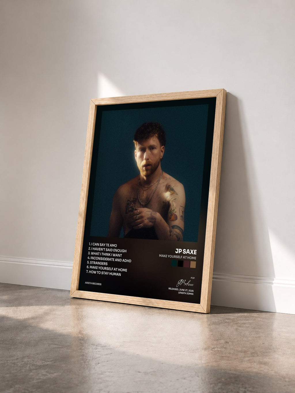 #bois Tableau de l'album Make Yourself At Home de JP Saxe vu de trois quarts, cadre en bois brut