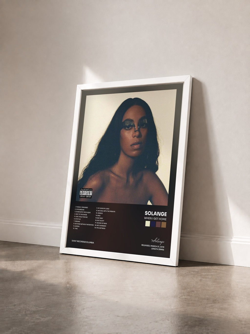 #blanc Tableau de l'album When I Get Home de Solange vu de trois quarts, cadre blanc