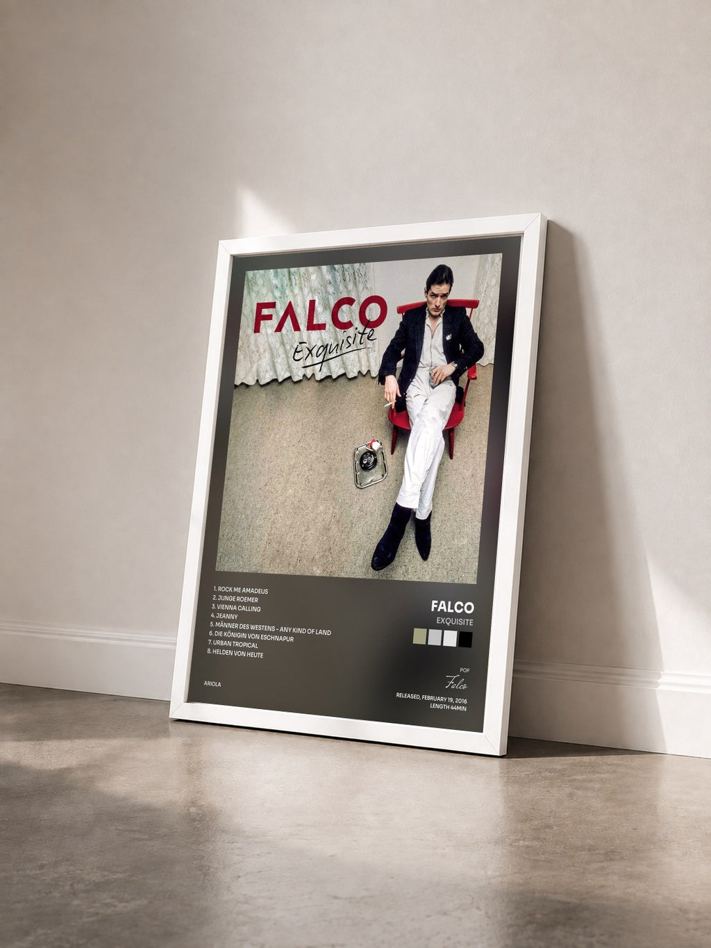 #blanc Tableau de l'album Exquisite de Falco vu de trois quarts, cadre blanc