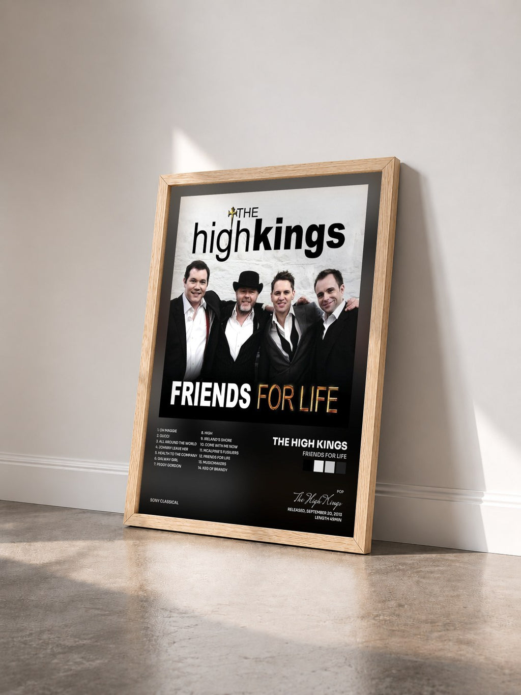 #bois Tableau de l'album Friends for Life de The High Kings vu de trois quarts, cadre en bois brut