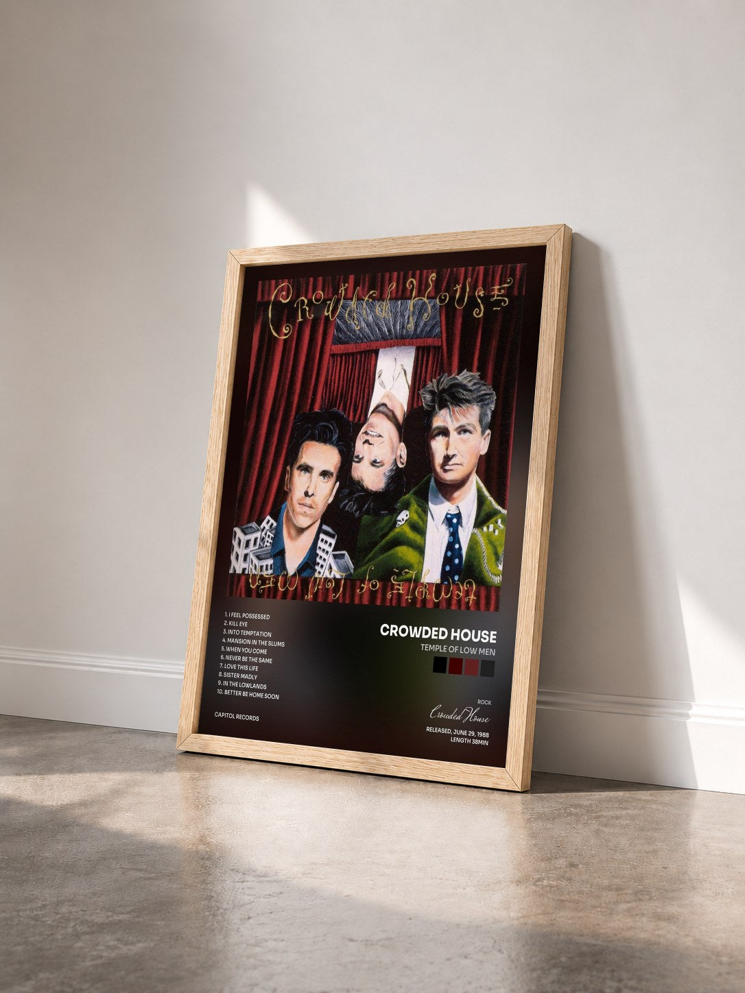 #bois Tableau de l'album Temple Of Low Men de Crowded House vu de trois quarts, cadre en bois brut
