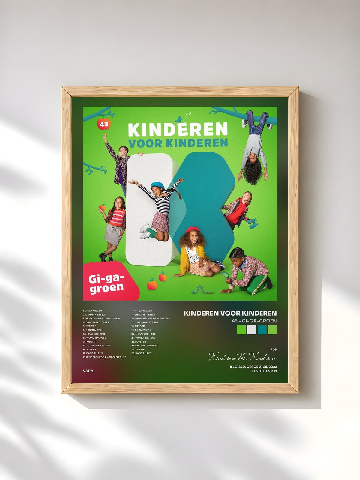 #bois Tableau de l'album 43 - Gi-ga-groen de Kinderen Voor Kinderen, cadre en bois brut, imprimé et encadré en France