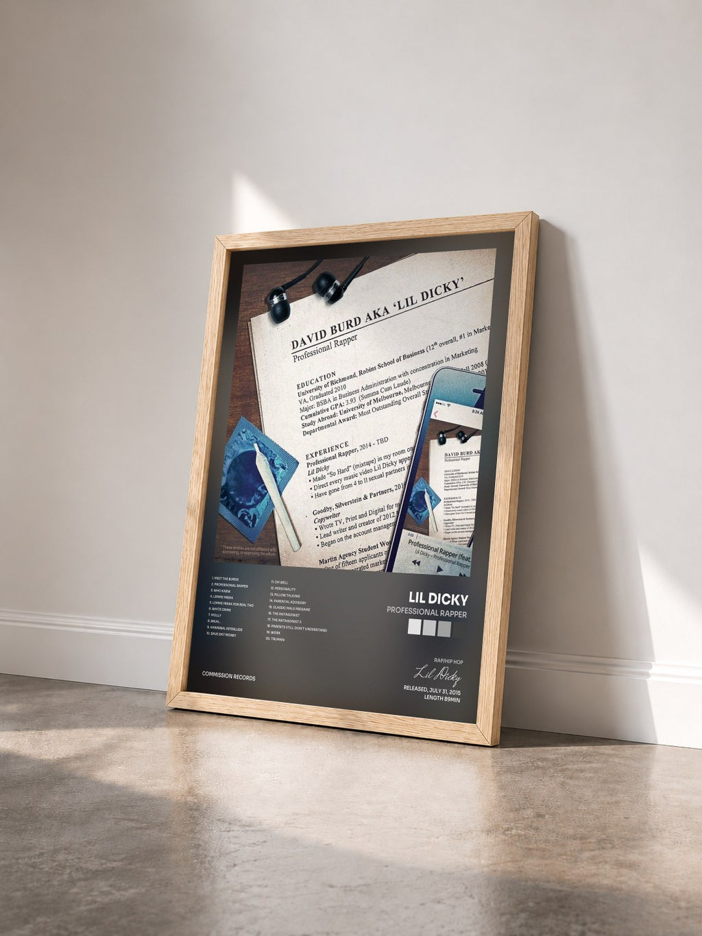 #bois Tableau de l'album Professional Rapper de Lil Dicky vu de trois quarts, cadre en bois brut