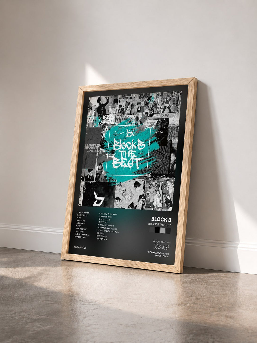 #bois Tableau de l'album Block B THE BEST de Block B vu de trois quarts, cadre en bois brut